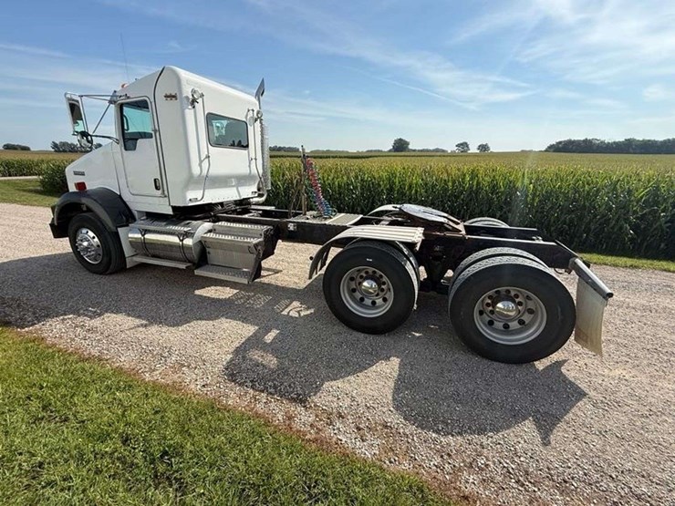 2007-kenworth-t800-image-13