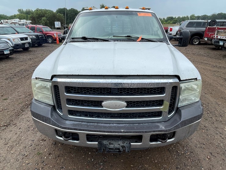 2005-ford-f350-image-8