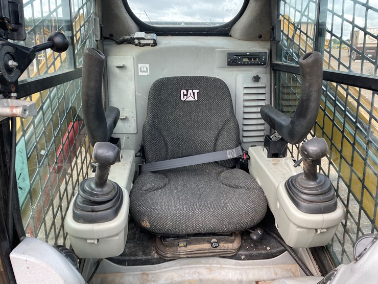 2012-caterpillar-279c2-image-18