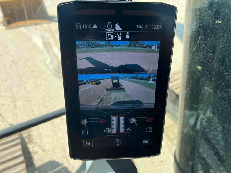 2019-caterpillar-330gc-image-42