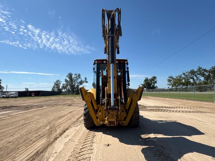 2019-caterpillar-420f2-image-7