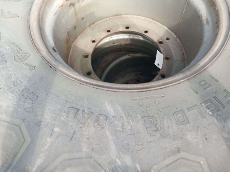 massey-28l-26-12-lug-combine-tire-on-rim-image-3