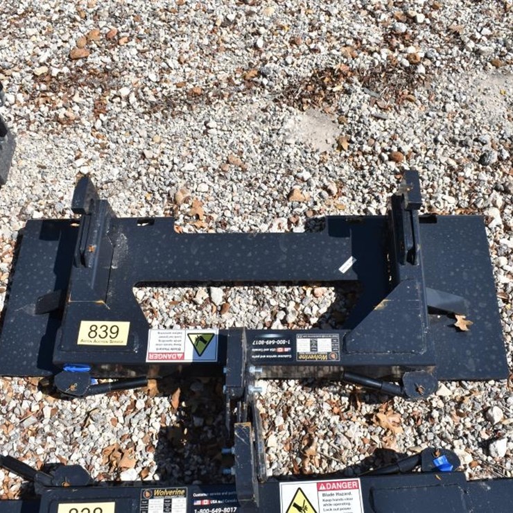 SKID STEER QUICK HITCH