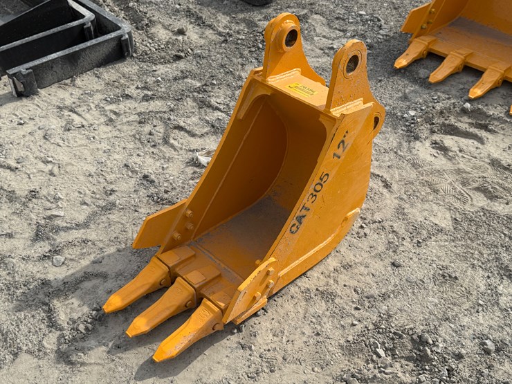 2000-caterpillar-305-image-1