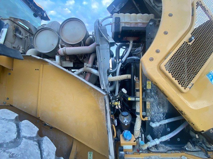 2019-caterpillar-966m-image-30