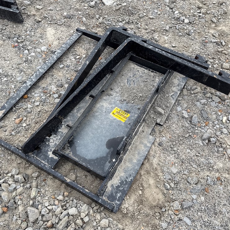 #230 • #26359 • Unused GIYI Mini Skid Steer Forks