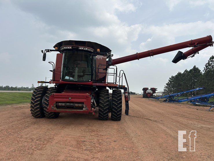 2015-case-ih-8240-image-2