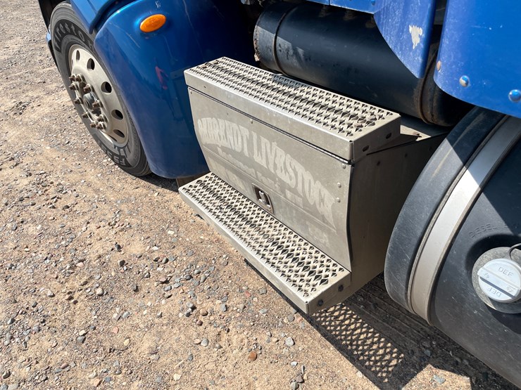 #2108-•-2012-peterbilt-truck-tractor-(has-mn-title-in-delay)-image-23