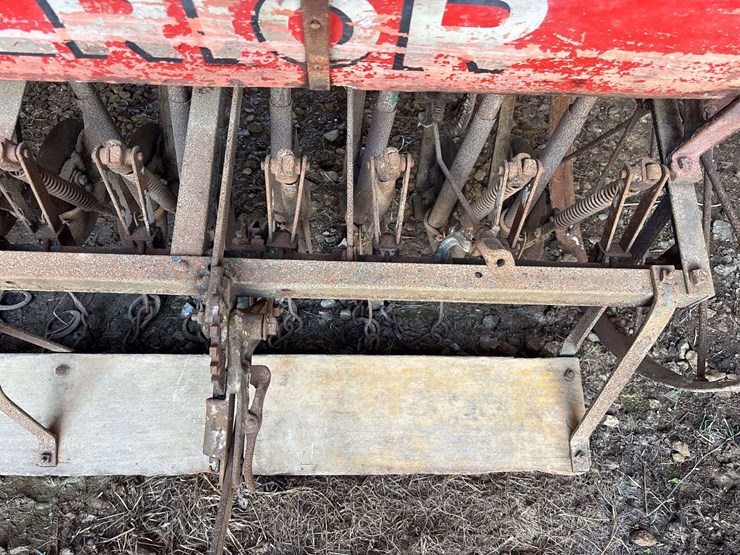superior-7ft-grain-drill-image-47