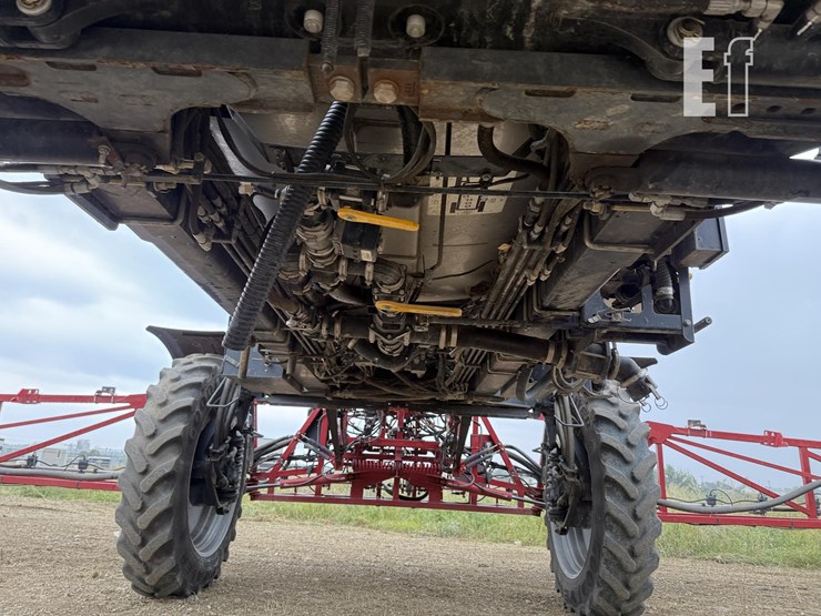 2020-case-ih-patriot-4440-image-77