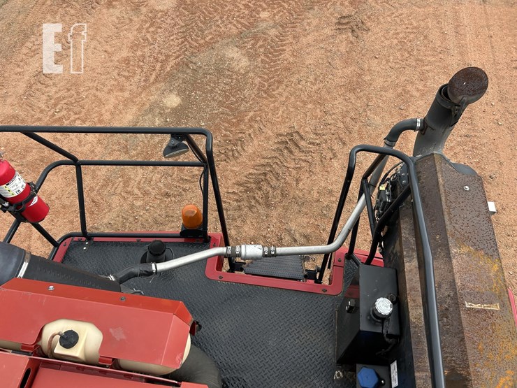2015-case-ih-8240-image-105