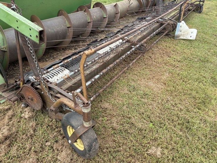 john-deere-224-image-10