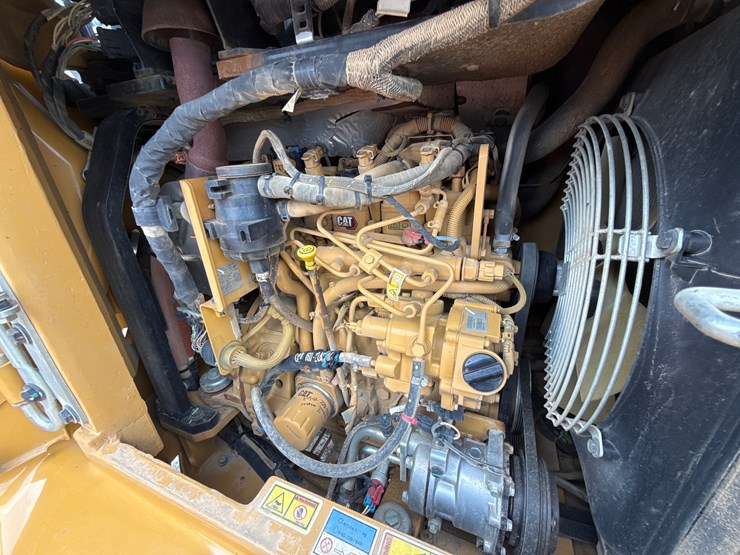 caterpillar-305-image-17