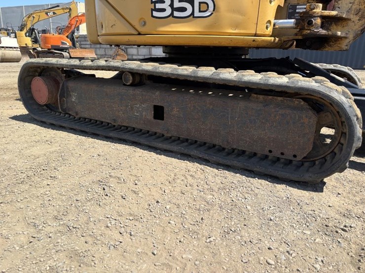 deere-35d-image-25