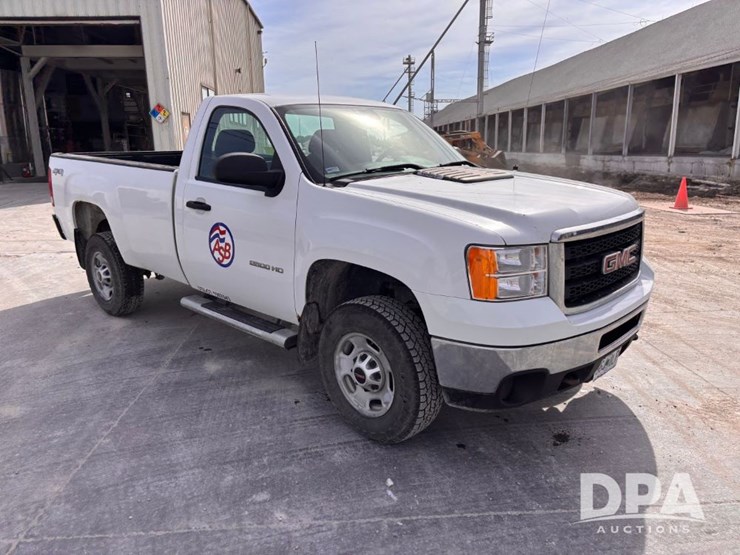 2012-gmc-sierra-2500-image-5