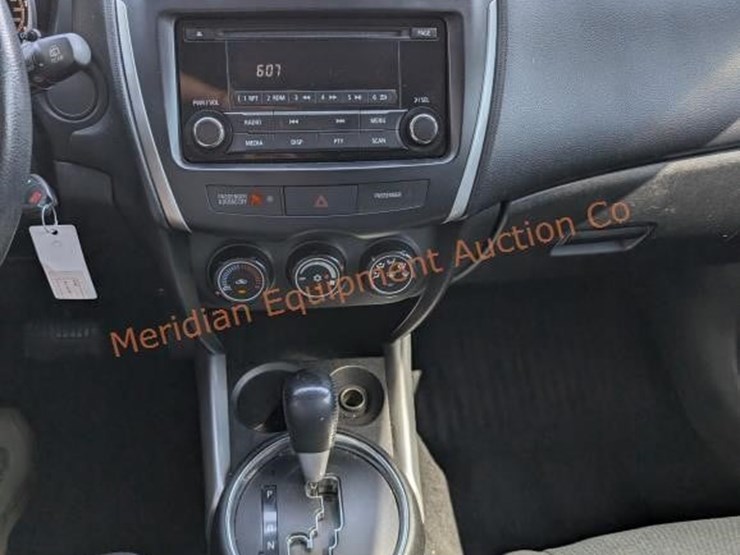 2014-mitsubishi-outlander-image-29
