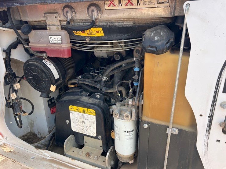 2020-bobcat-t76-image-14