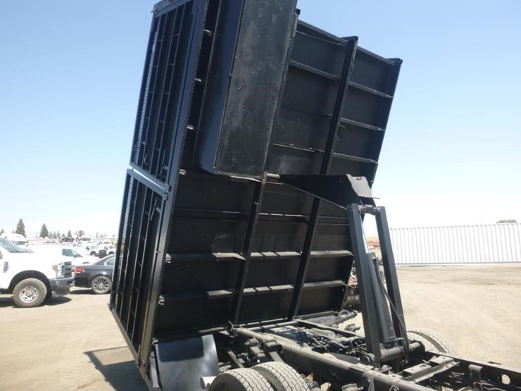 2018-ford-f550-image-13