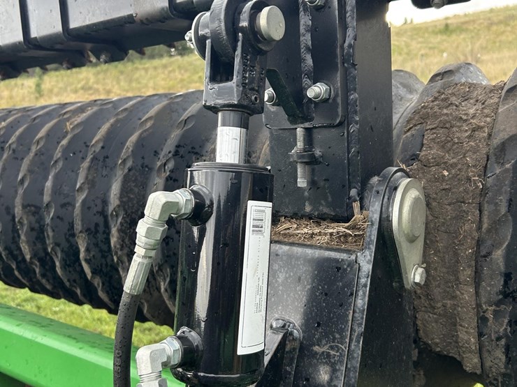 2021-john-deere-2680h-image-39