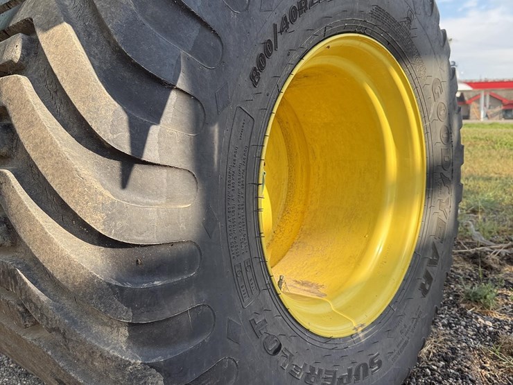 2021-john-deere-2680h-image-16