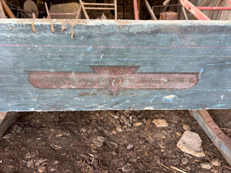 international-harvester-wooden-wagon-bench-image-3