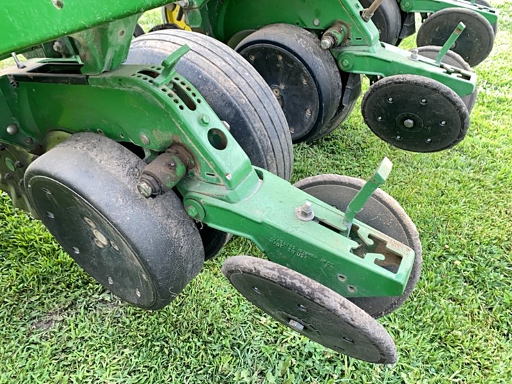 john-deere-1750-image-17