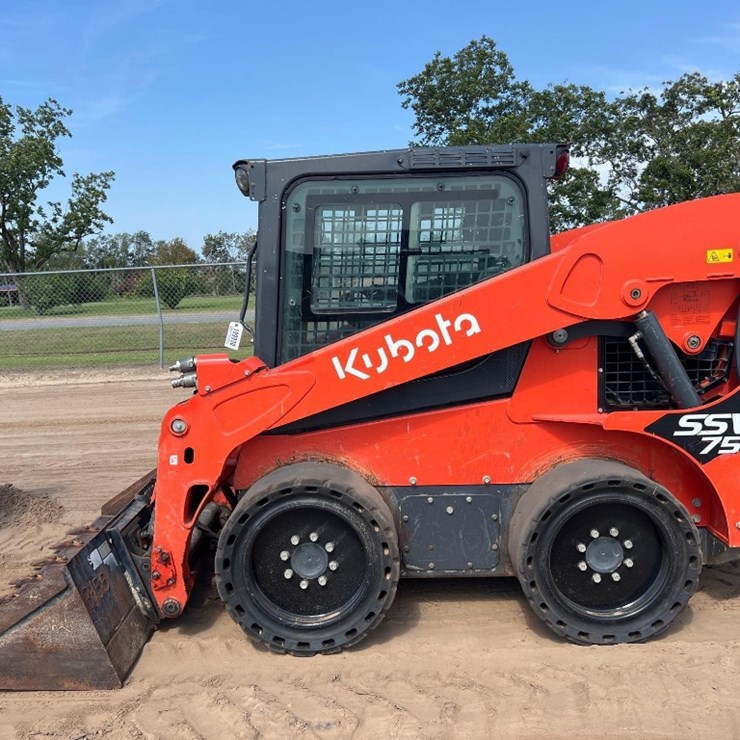 2022 KUBOTA SSV75