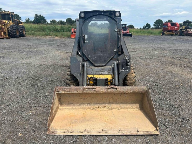 2020-deere-318g-image-7