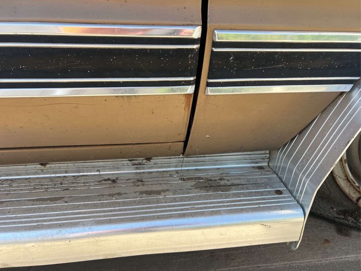 1969-chevy-c20-custom-camper-image-96