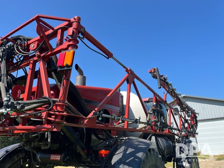 2011-case-ih-patriot-3330-image-40