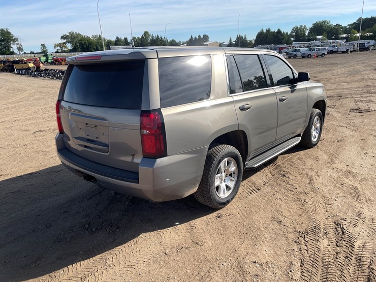 2019-chevrolet-tahoe-image-3