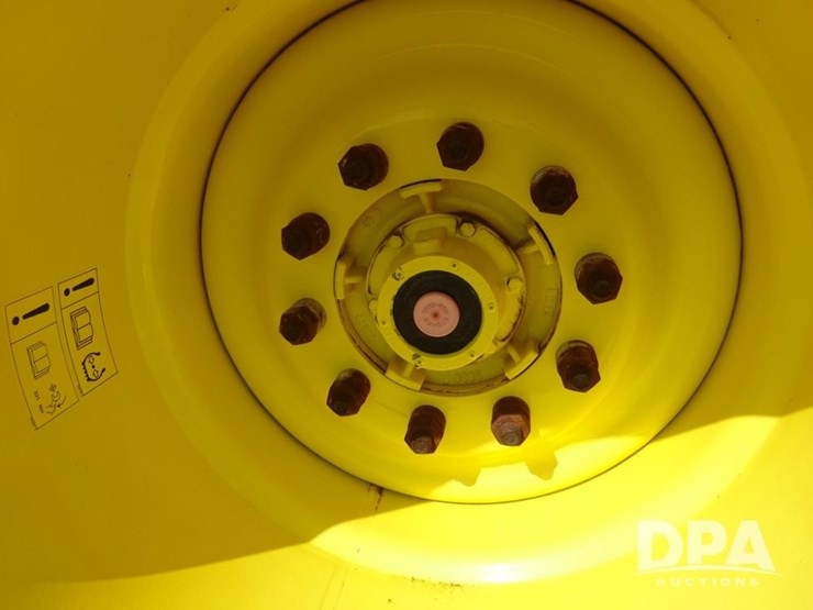 2019-john-deere-f4365-image-49