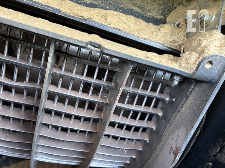 2015-case-ih-8240-image-50