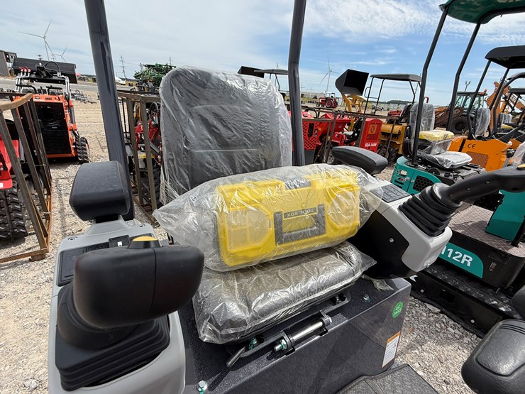 #220-•-#26485-•-unused-cfg-mx15rx-mini-excavator-image-30