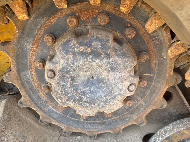 2018-deere-317g-image-10