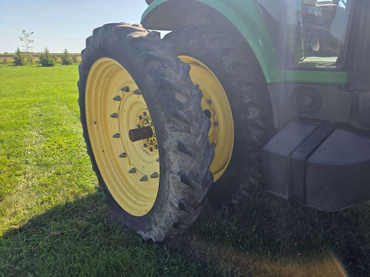 2004-john-deere-8320-image-43