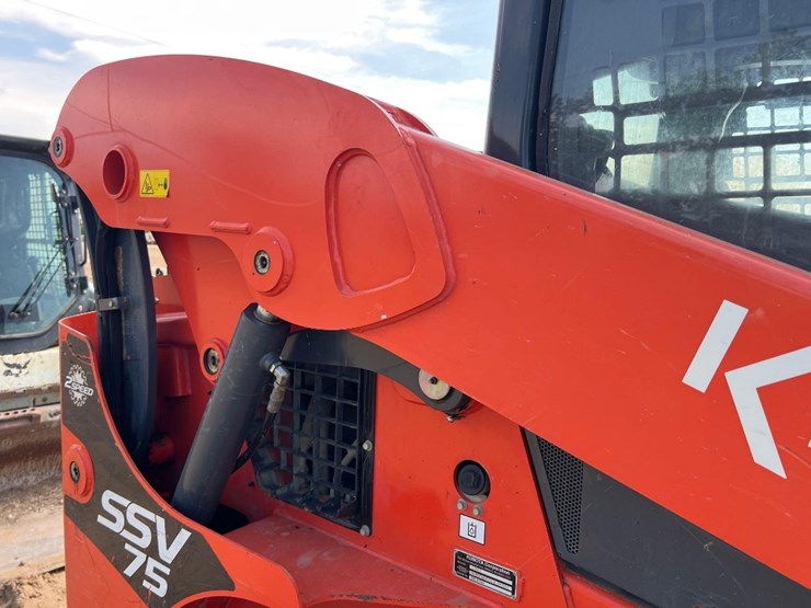 2022-kubota-ssv75-image-19