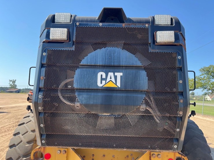 2017-caterpillar-12m3-image-27