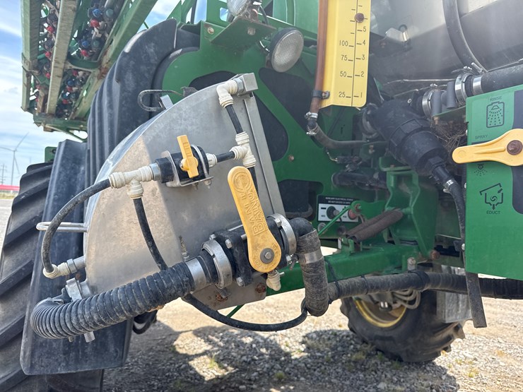 2018-john-deere-r4038-image-38