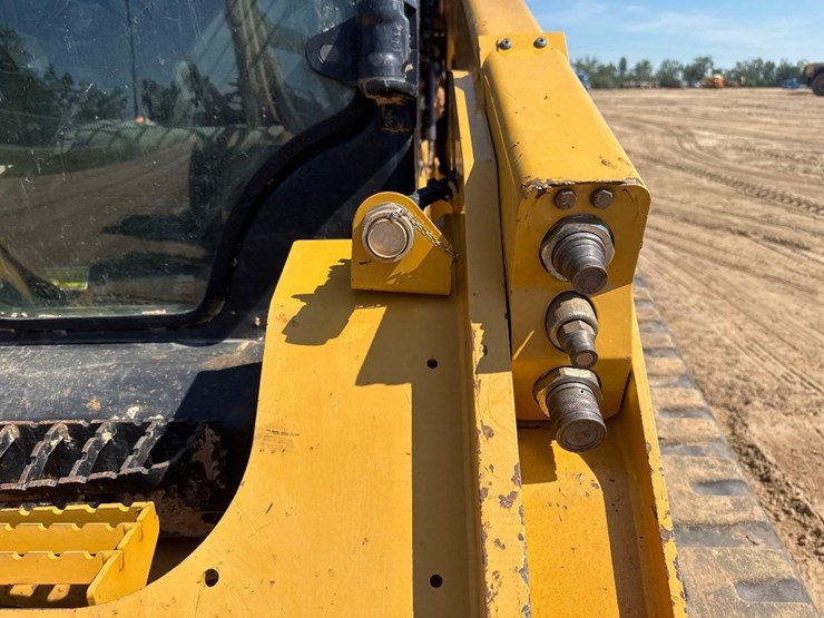 2023-caterpillar-299d3-image-20