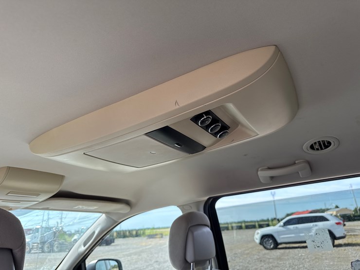 2015-dodge-grand-caravan-image-26