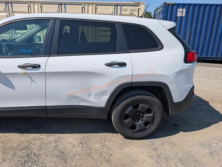 2017-jeep-cherokee-image-12