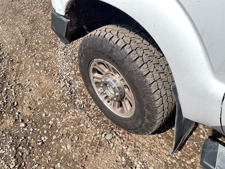 #2135-•-2015-ford-f350-pickup-truck-(has-mn-title)-image-9