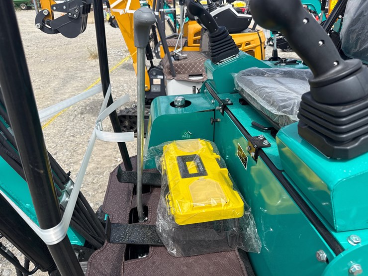 #220-•-#26482-•-unused-cfg-h15r-mini-excavator-h15r20250707w0123-image-22