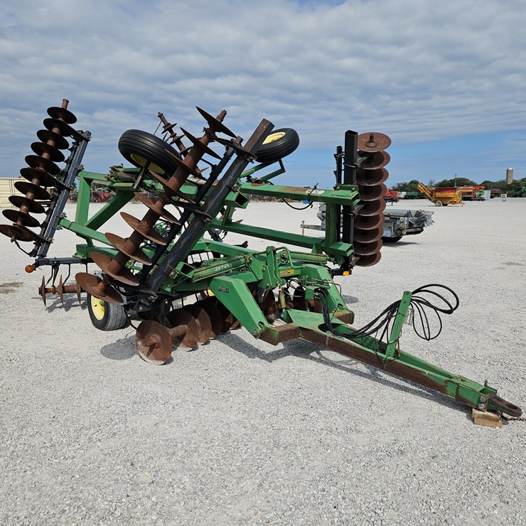 JOHN DEERE 630