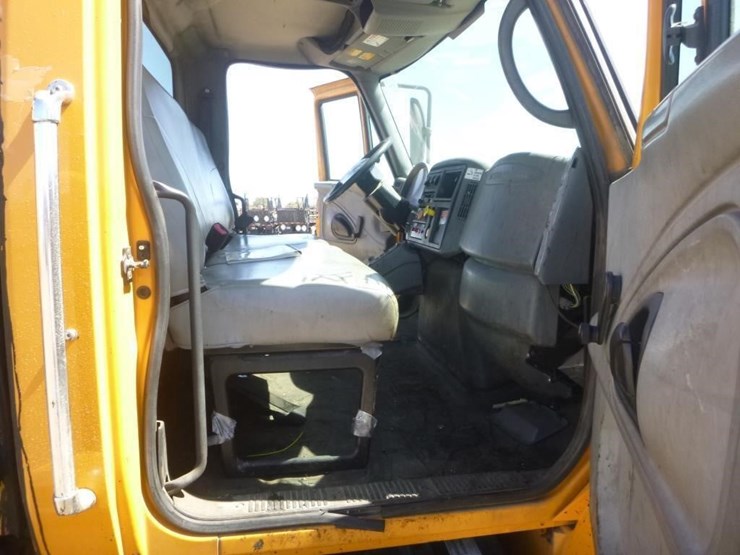 2006-international-durastar-4300-image-18
