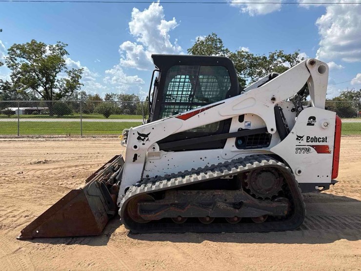 2021-bobcat-t770-image-1
