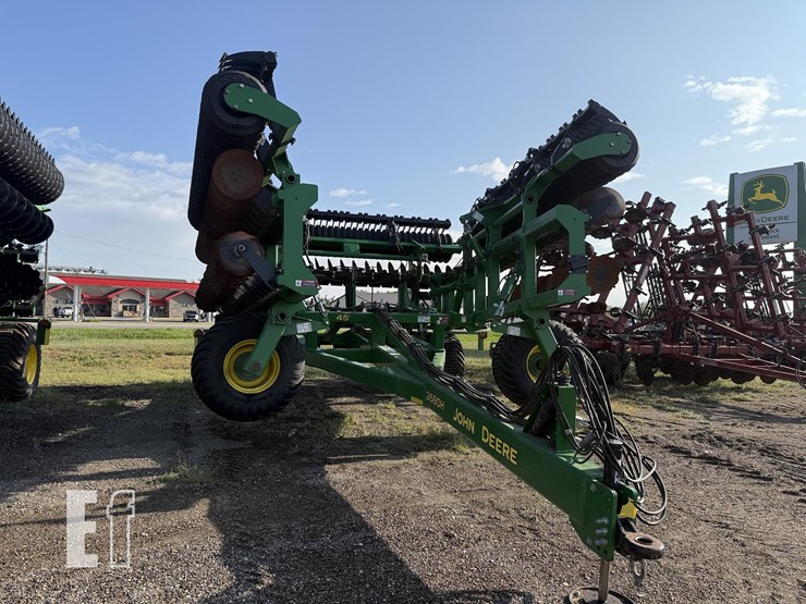 2021-john-deere-2680h-image-3