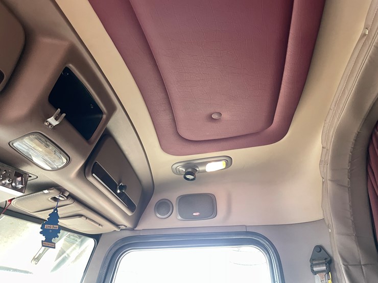 2013-peterbilt-386-image-52