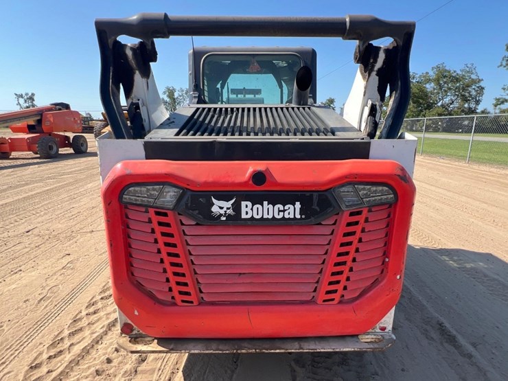 2022-bobcat-t64-image-3